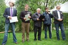 Redner zur Auftaktpflanzung: Georg Teichert, Thomas Seifert, Rektor Prof. Dr. Franz Häuser, Bürgermeister Heiko Rosenthal und Schirmherr Johannes Lichdi MdL (v.l.). Foto: Sven Jaros.