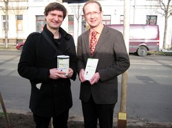 Das BfN, Außenstelle Leipzig, am 20.11.09: Projektleiter Thomas Seifert und Leiter der Außenstelle Leipzig, Matthias J. Herbert. Foto: Alice Kube.